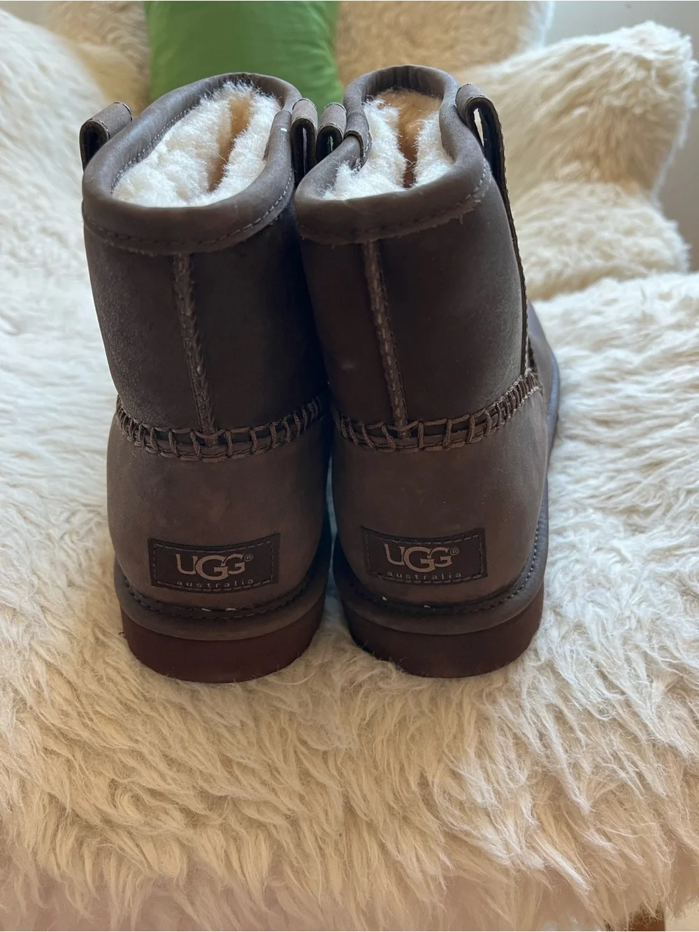 UGG Men’s Brown Australia Classic Mini Stitch Sz 8